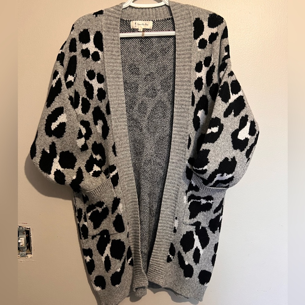 Ladies medium Vanilla bay leopard cardigan